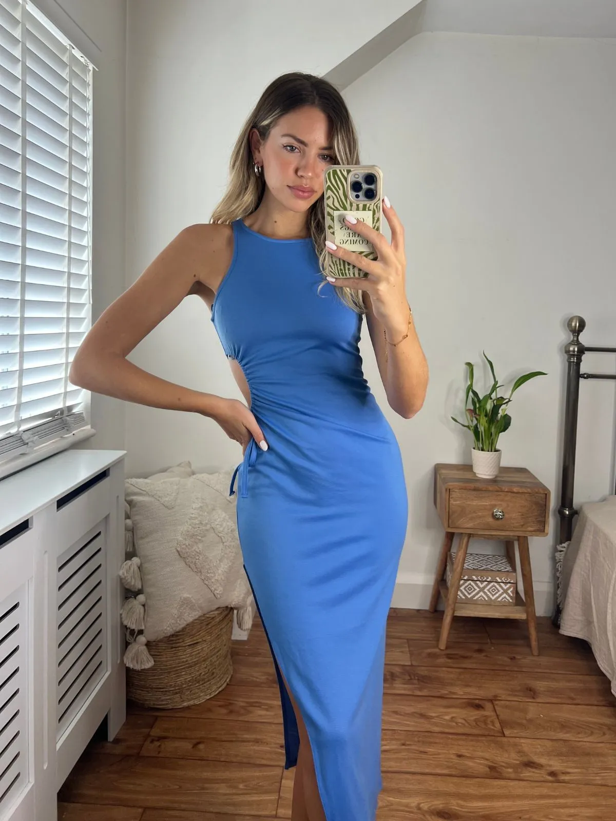 Drea Cut Out Midi Dress / Blue